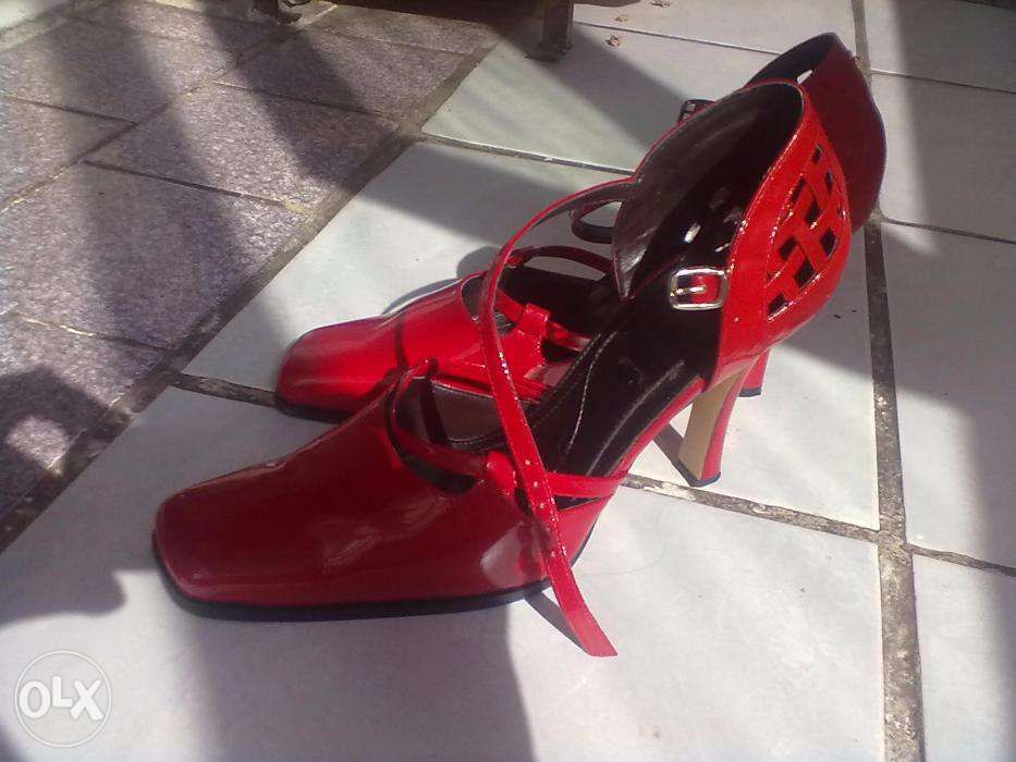 Pantofi piele lacuita