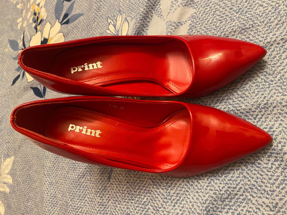 Pantofi rosii cu toc 38 noi