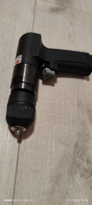 Mașină de găurit sau șlefuit pe aer