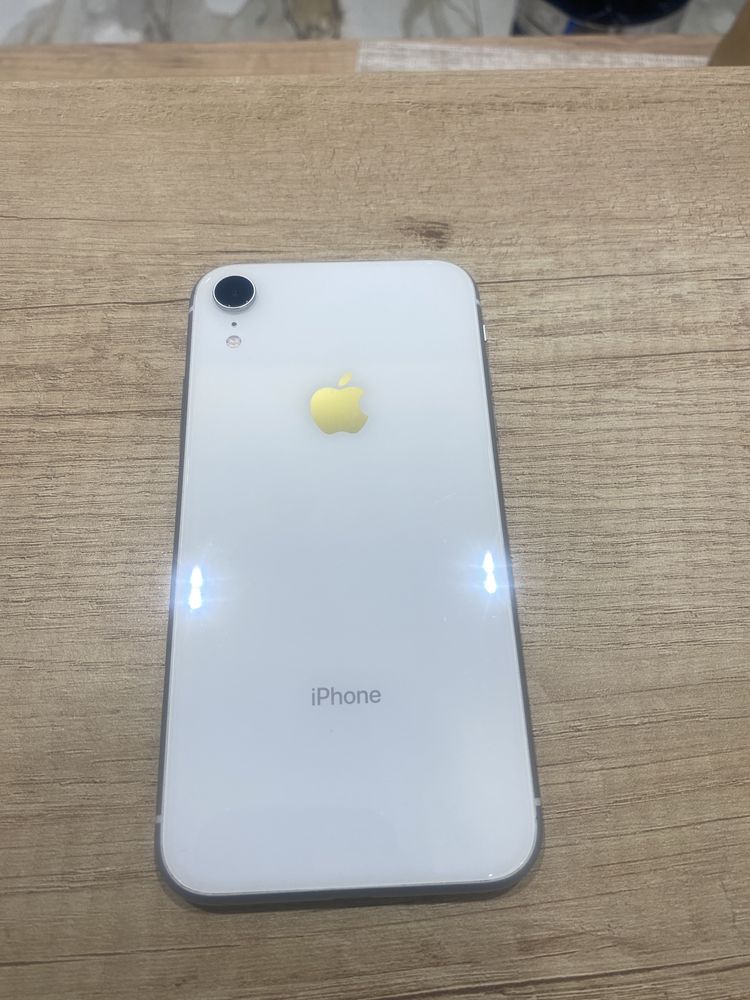 MAGAZIN: iPhone Xr 64 GB alb