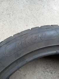 Vând 2 cauciucuri riken 235/45r17