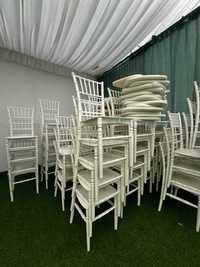 De inchiriat scaune chiavari albe, mese pentru orice tip de eveniment