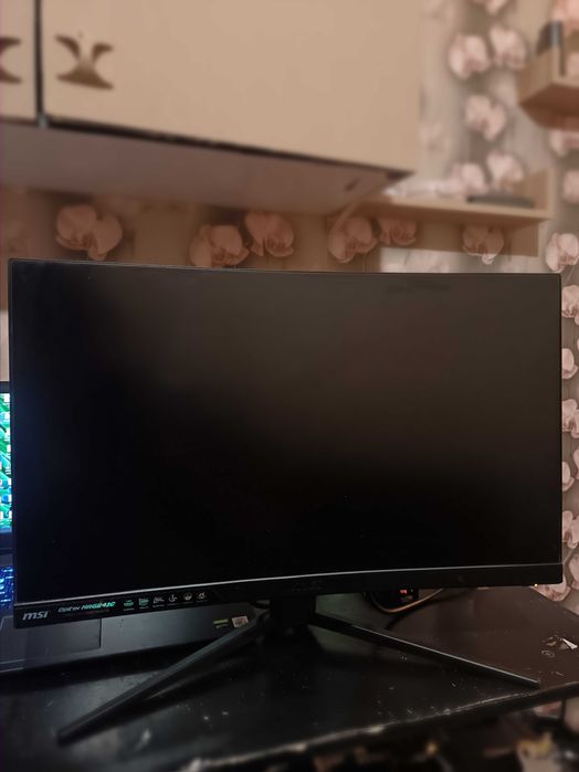 Геймърски монитор MSI MAG241C – 24” Curved / 144Hz / 1ms