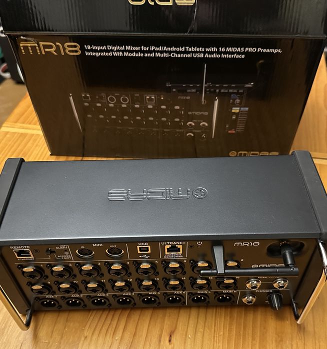 Мишпулт Midas Mr18