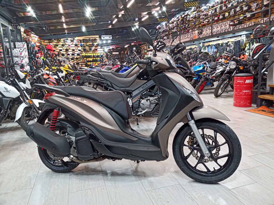 Piaggio Medley 125 S nou 0km-se conduce cu B-in stoc EST BIKE Campina