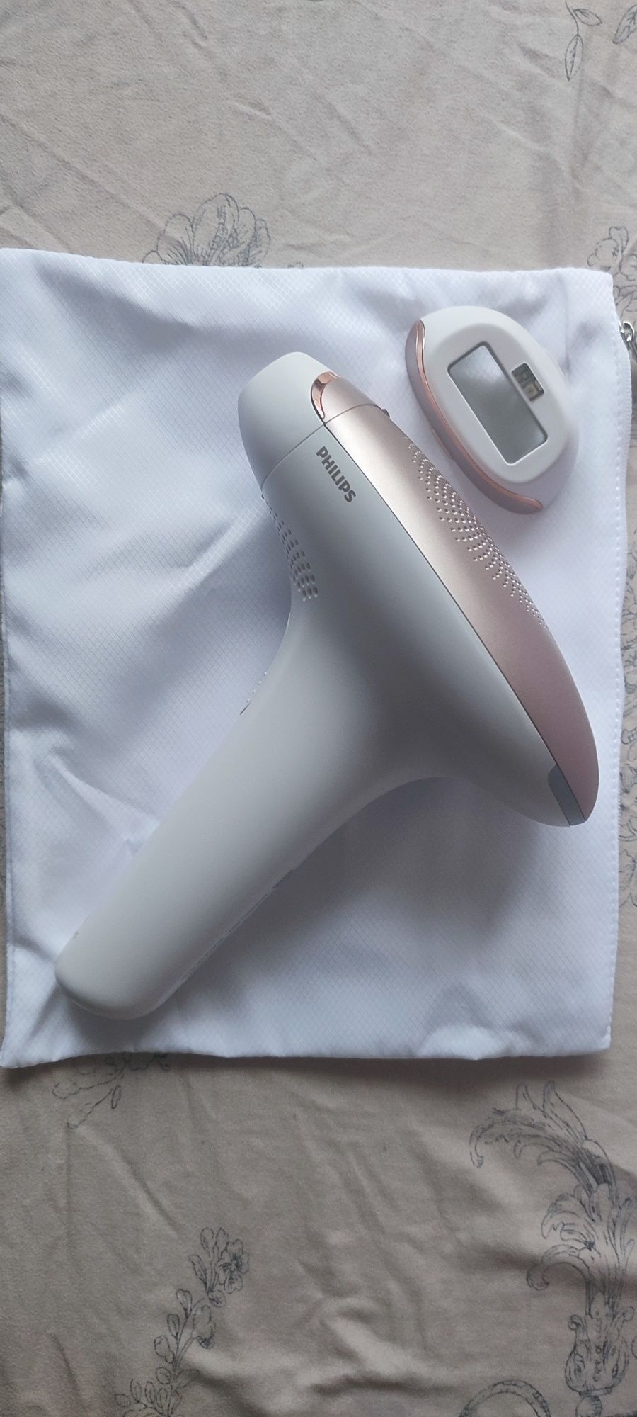 Vând epilator Philips Lumea