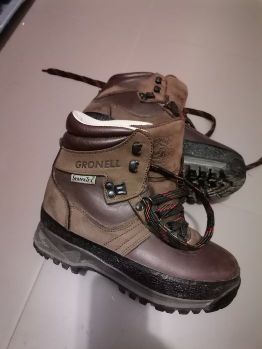 Bocanci tehnici, piele, marca GRONELL, mărimea 36, purtati de două ori