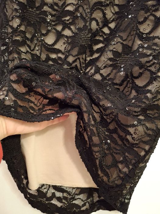 Rochie Evie elegantă din dantelă neagră si paiete