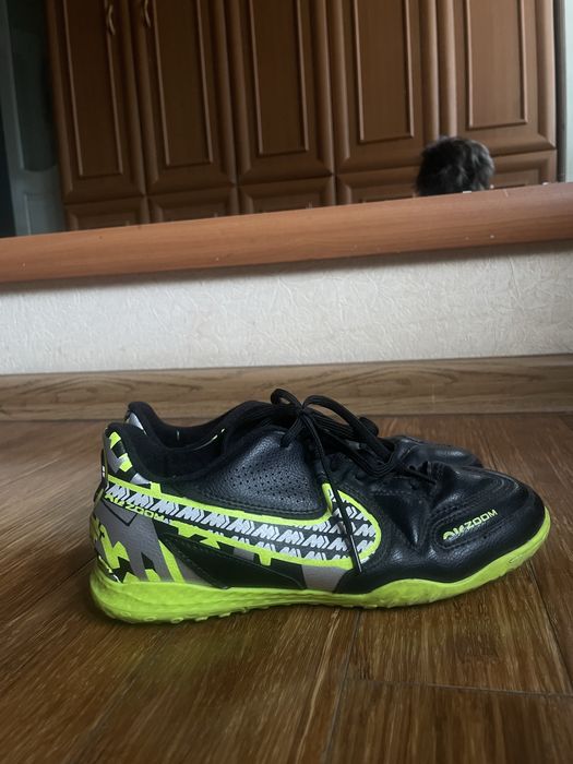 Футбольные сороконожки для детей Nike Air Zoom или Tiempo 37/38 размер