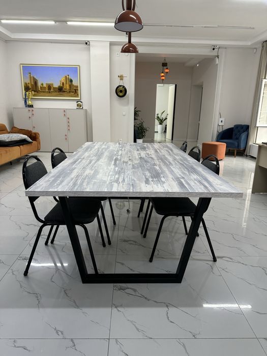 Продам большой мощный стол-качество супер