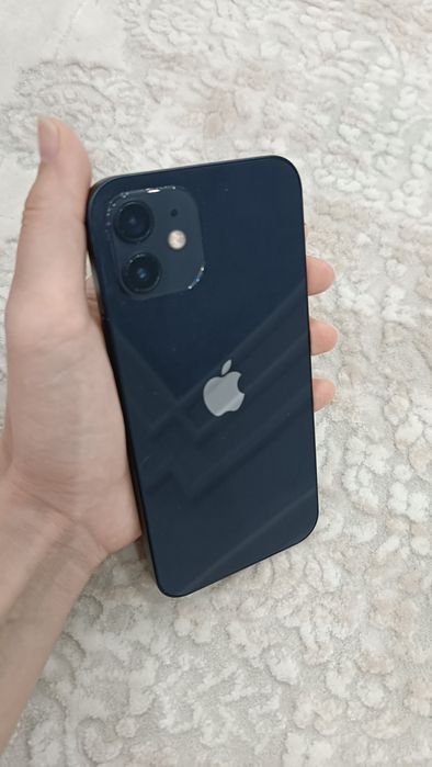 iPhone 12 в отличном состоянии