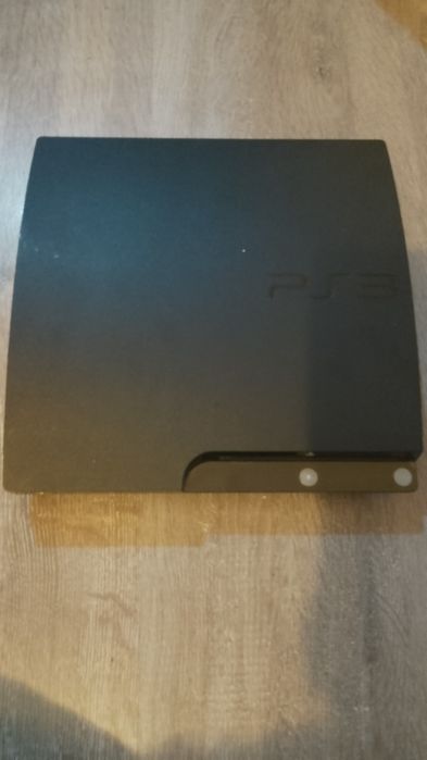 Vând ps 3 la 300 vând urgent ( negociabil)