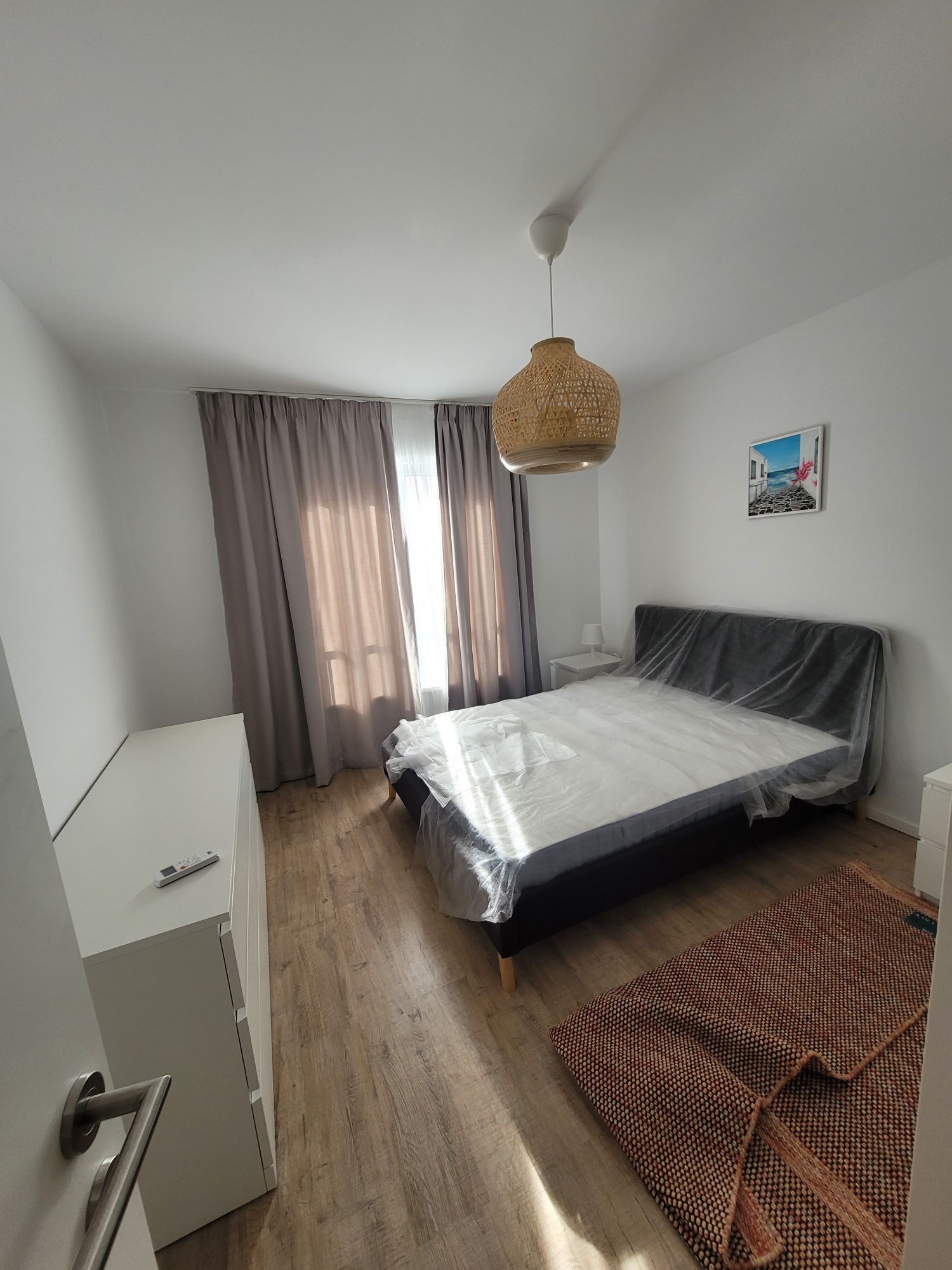 Închiriez apartament