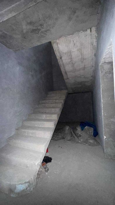 Коттедж 2.5 сотих 2 каватли (320м2) Чкалов Аввал йулида