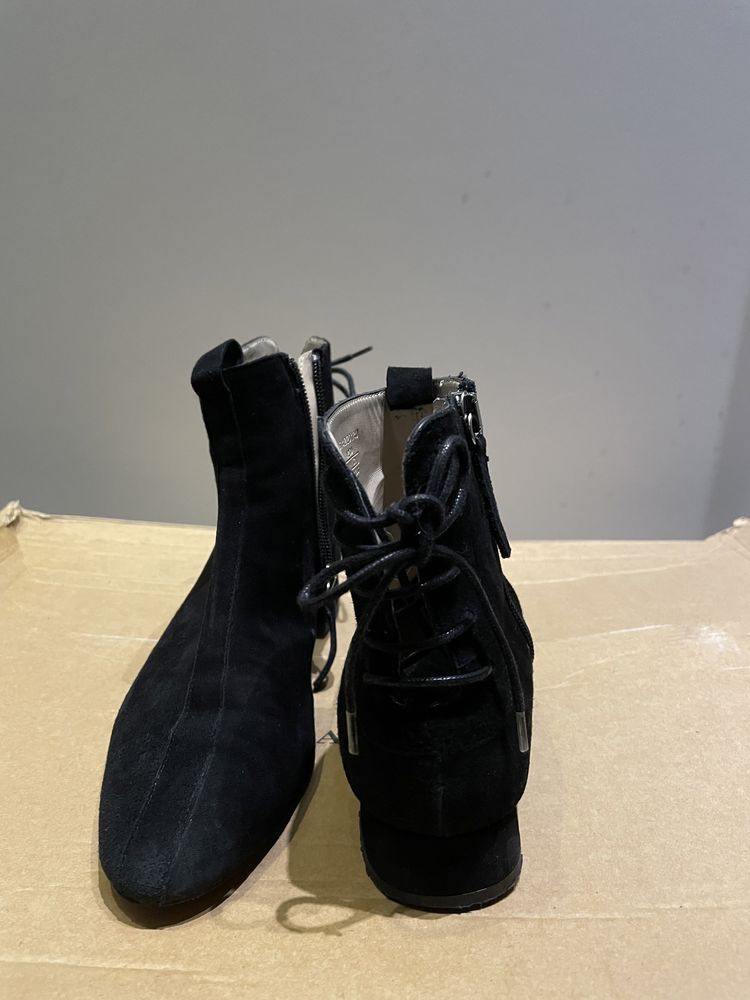 Botine Zara nr 35 din piele intoarsa