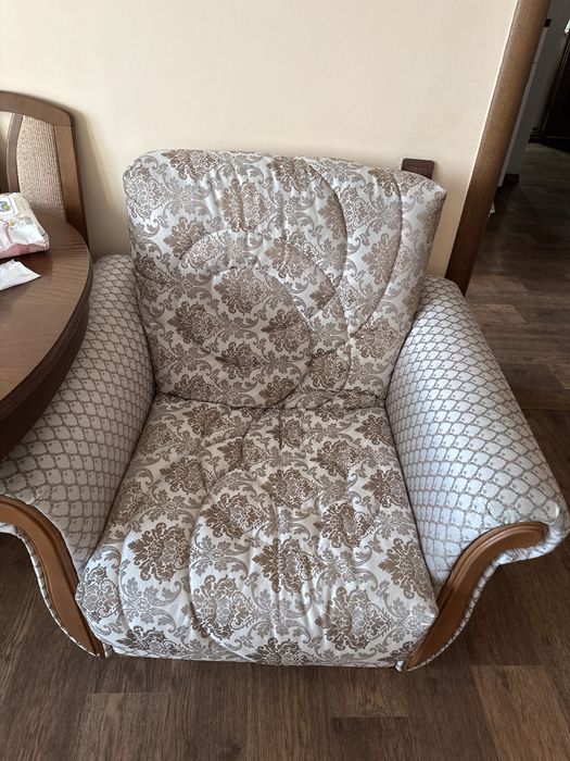 Кресло в зал 2 штуки