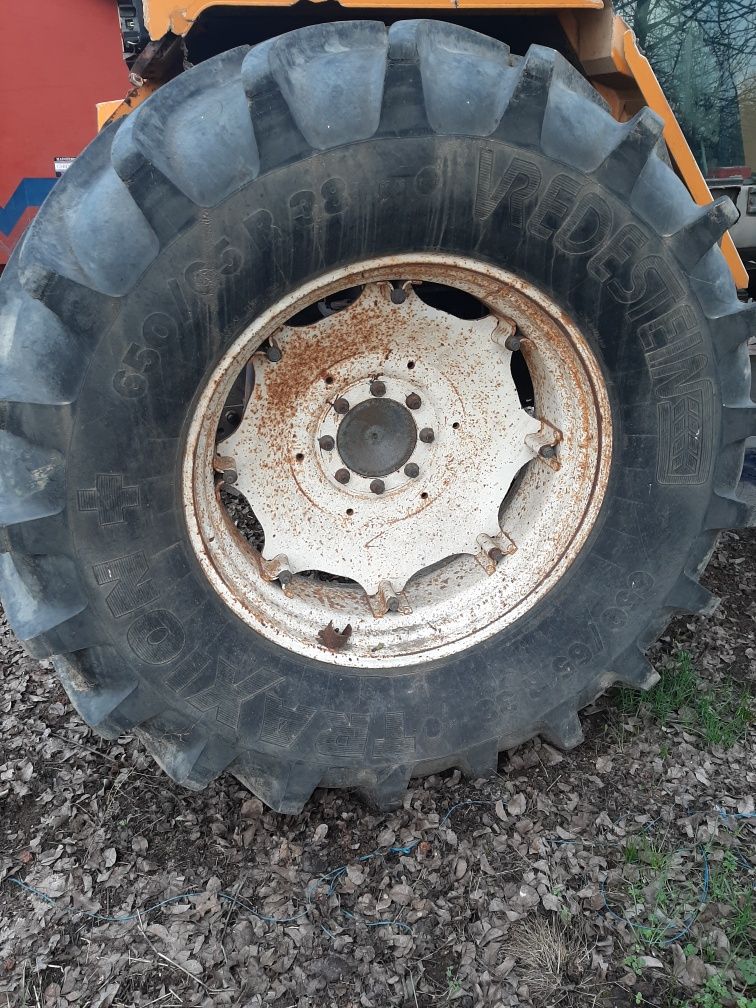 Vredestein traxion + 650/65r38