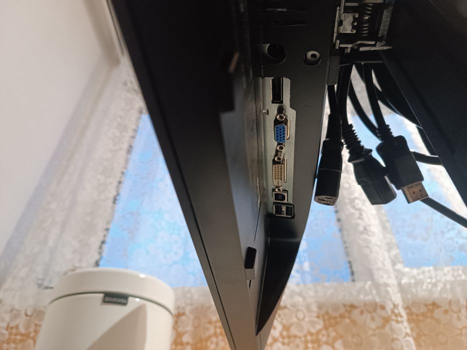 Монитор Dell 22 p2213t