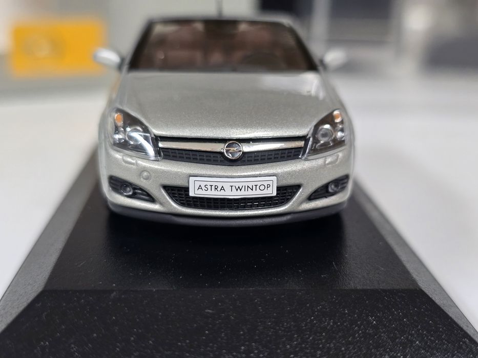 Macheta Opel Astra Cabrio Minichamps