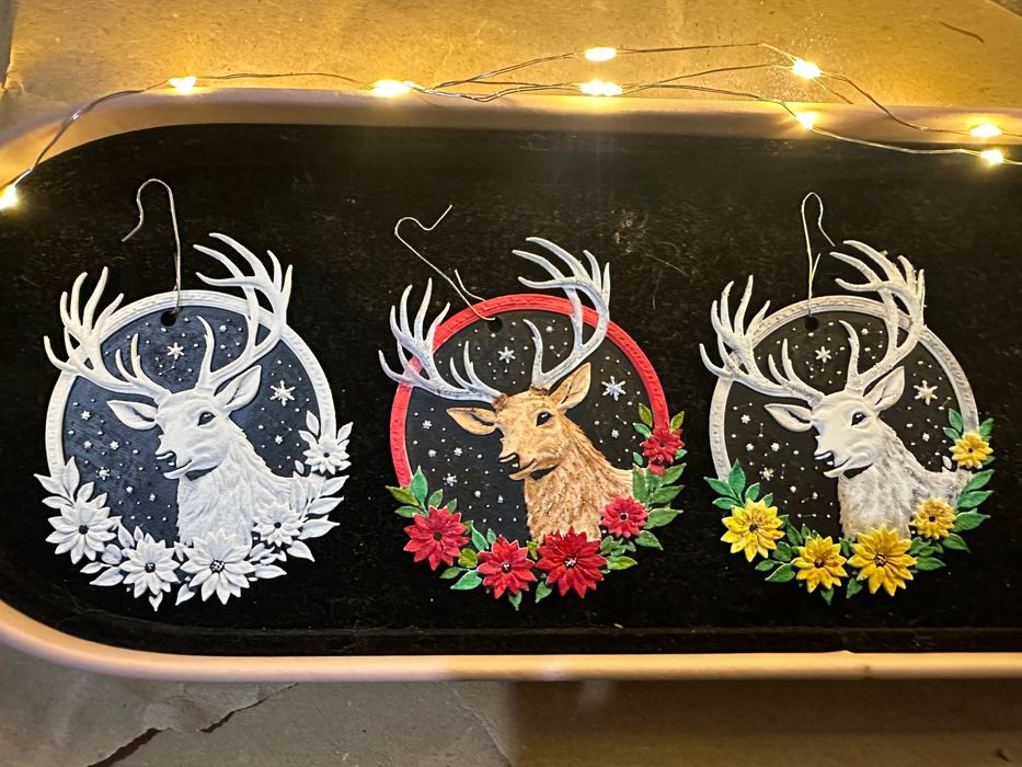 Коледни подаръчета и декорации