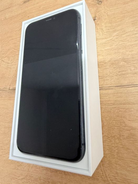 iPhone 11 черный
