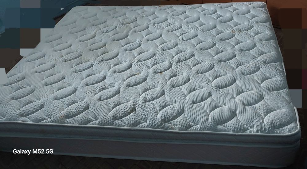 Vând saltea pat 160/200