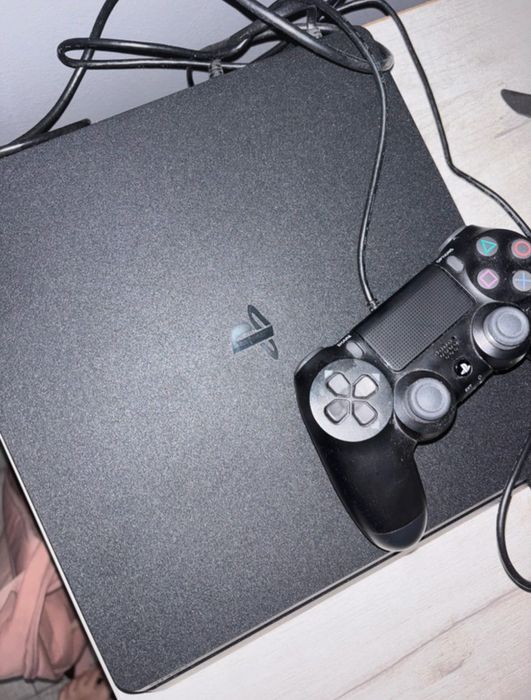 playstation 4 nou cu cutie