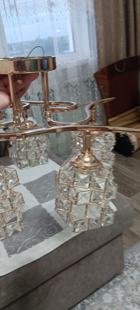 Люстра  новая...