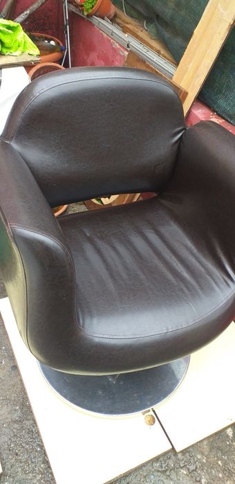 Vând scaun coafor frizerie.