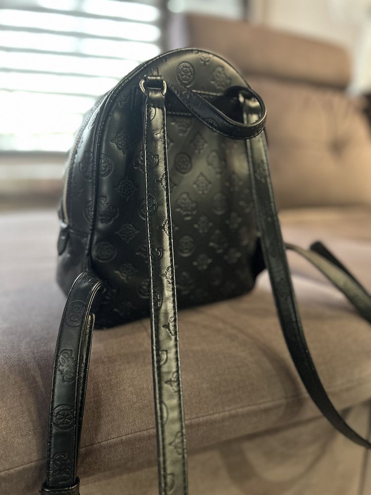 Раница GUESS