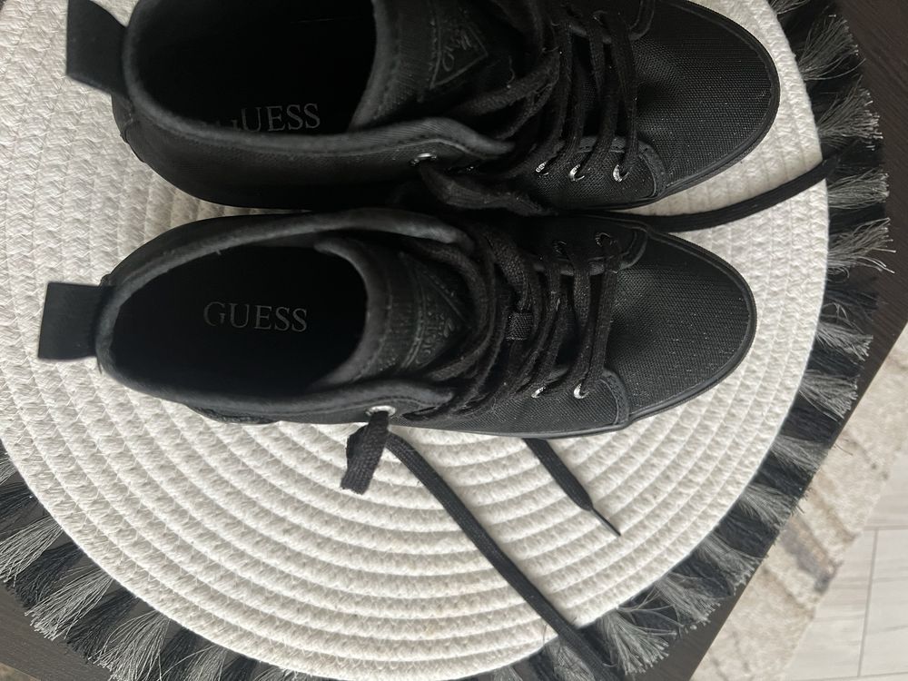 Кецове GUESS