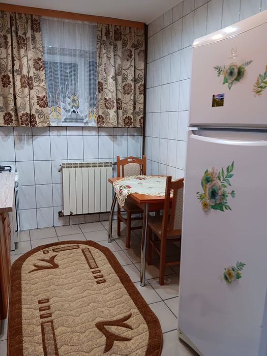 Închiriez apartament cu doua camere