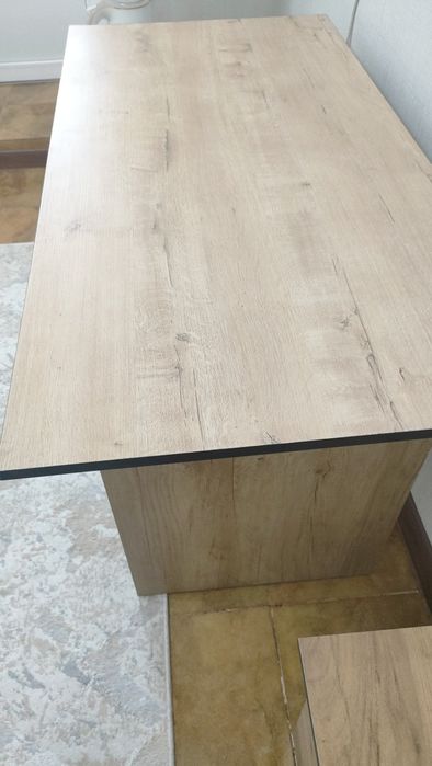 Стол кухонный в отличном состоянии