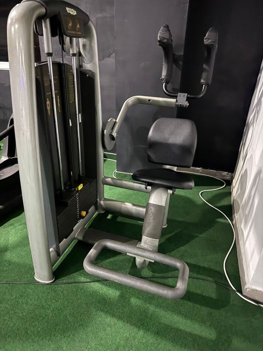 Aparat abdomen Technogym Abdominal Crunch