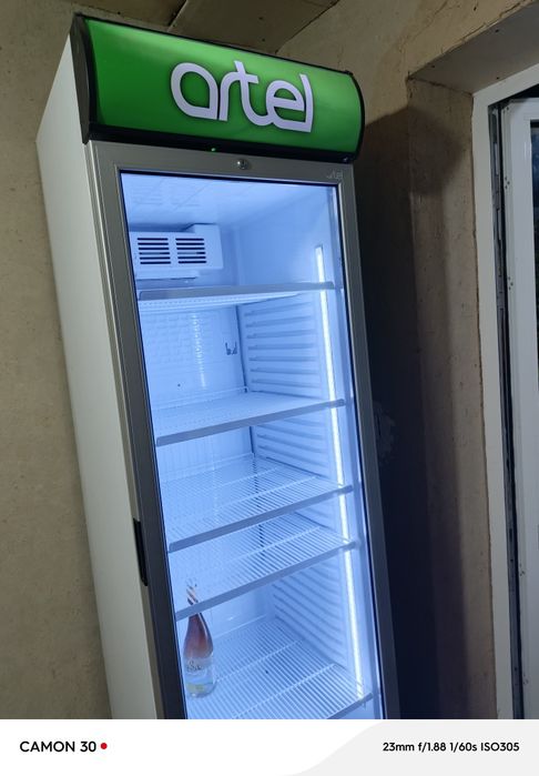 Artel vitrina xaladilnik sotiladi xolati yangi