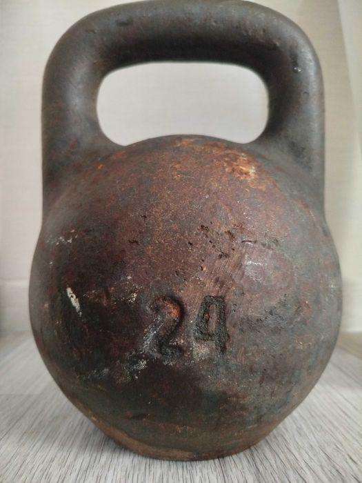 Продам гирю 24 кг