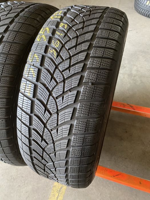 Anvelope iarna 255/55/19 Goodyear Ultra Grip Performance 255 55 19 R19