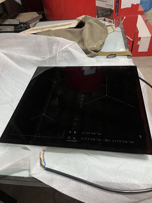 Электрическая встраиваемая плита индукционная