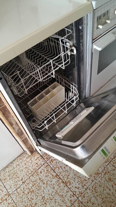 Продавам съдъмиялна Електролукс