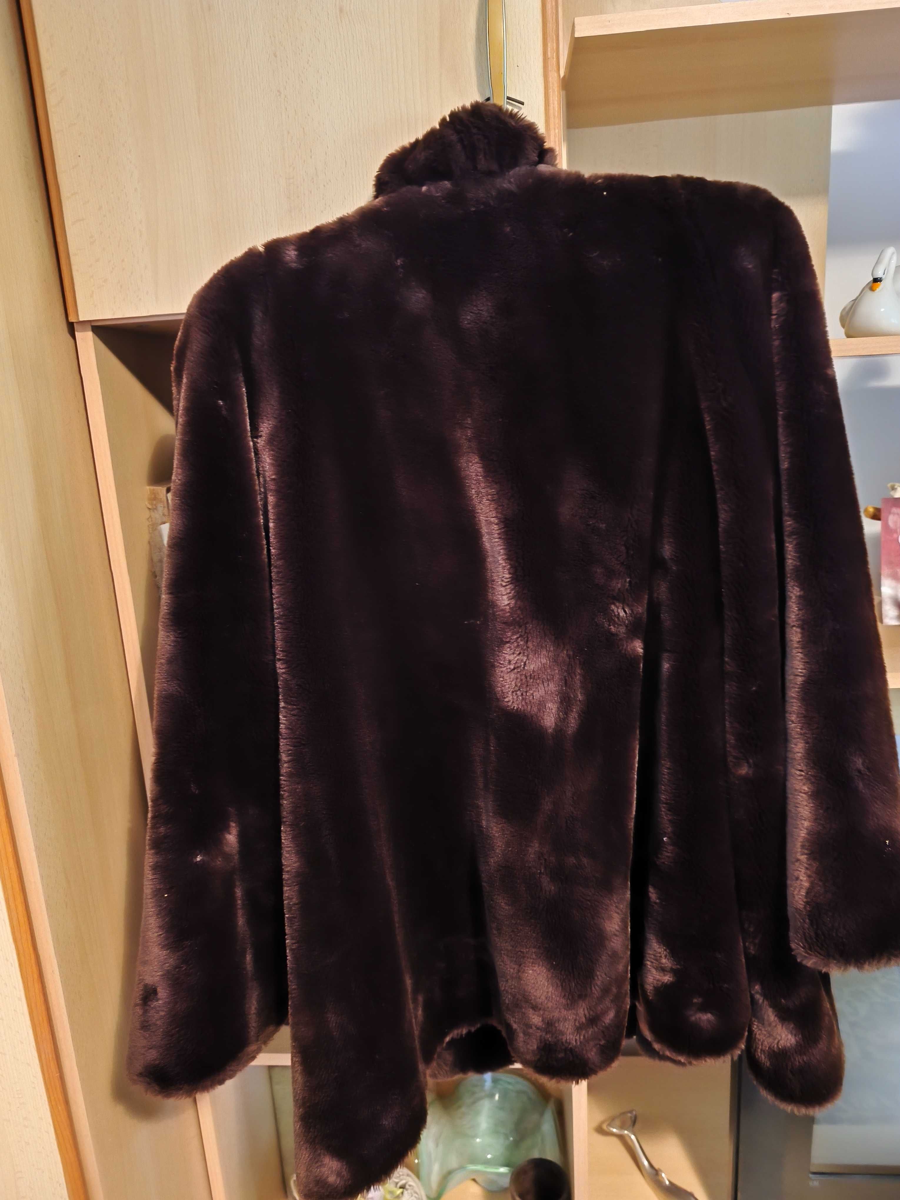 Vând Haină de Blană Pierre Cardin,in stare bună