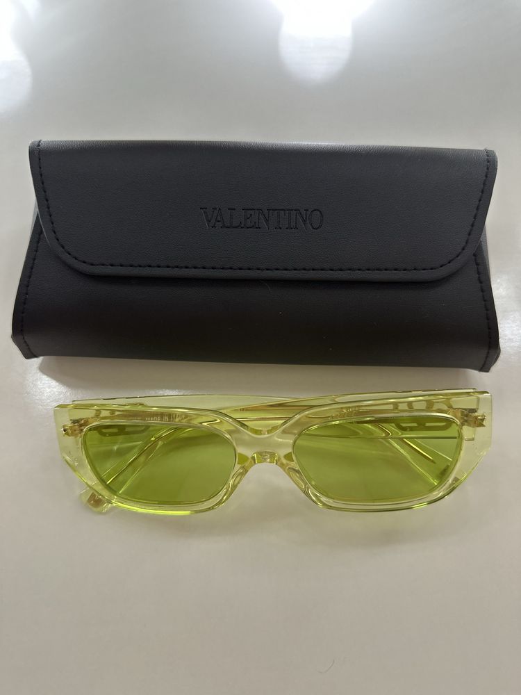 Слънчеви очила Valentino