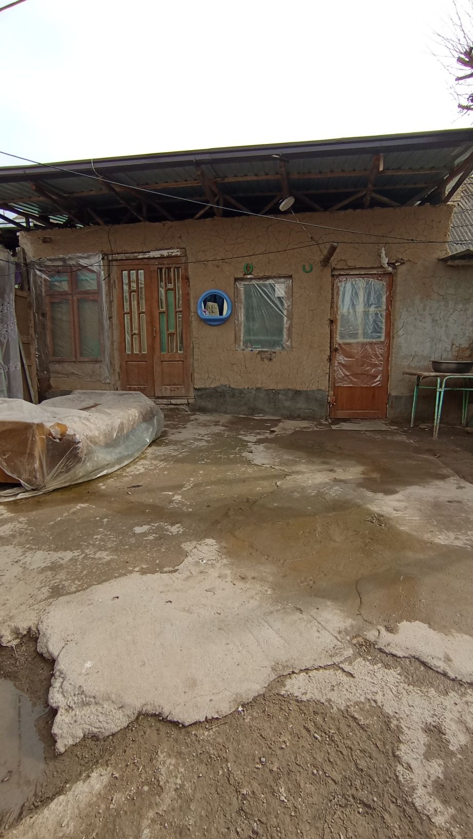Uy sotiladi Дом продаётся