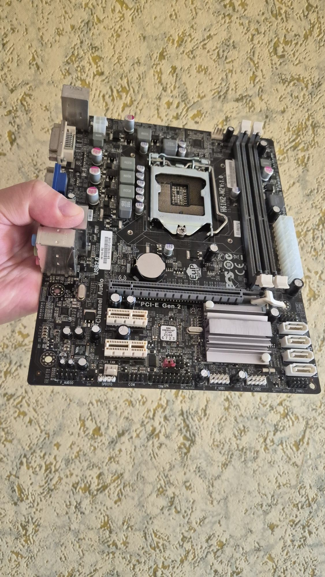 Материнская плата LGA 1155 *