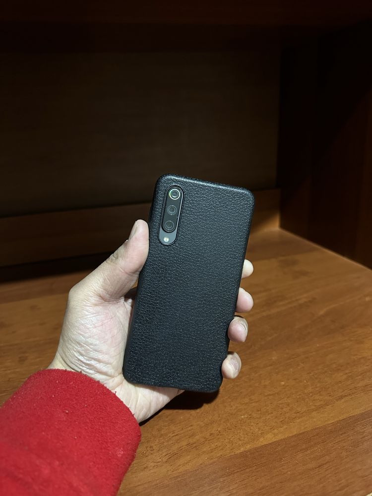 Продам Xiaomi Mi 9se
