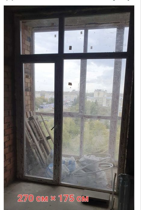 Продам срочно балконную дверь