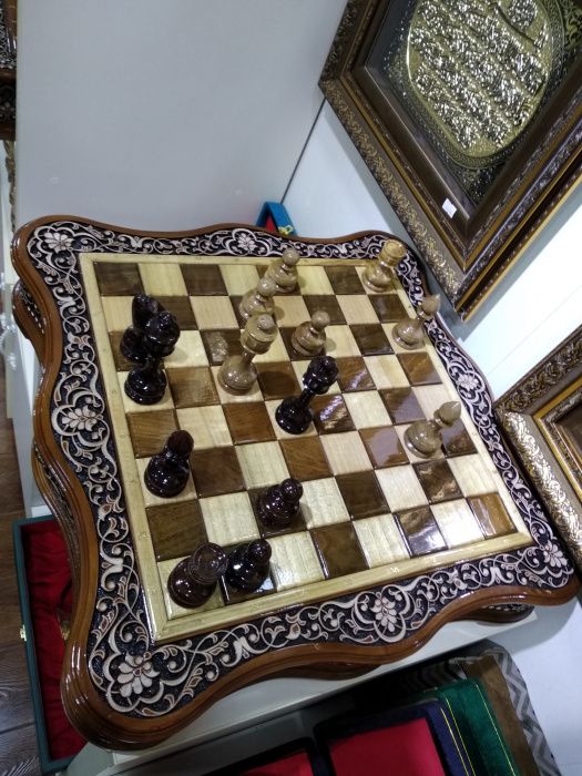 Резные шахматы ручная работа из дерева орех