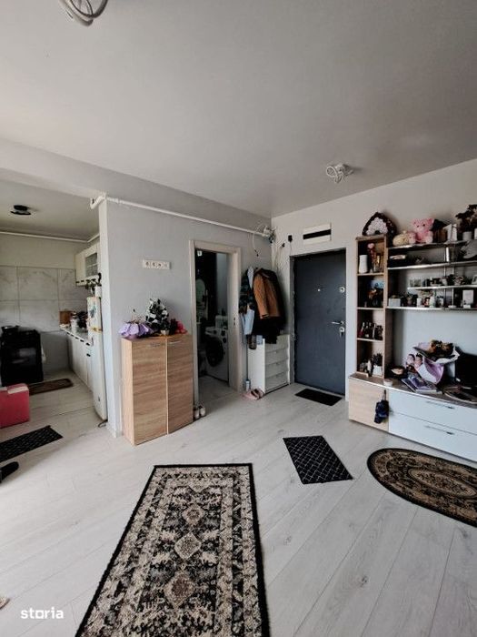 Vanzare - Apartament cu 2 camere semidecomandat, parter