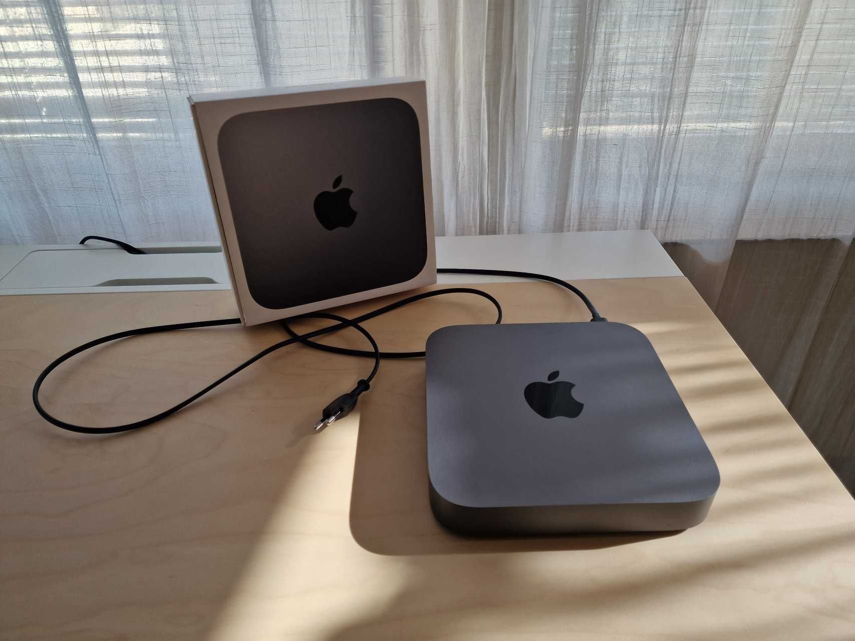 Apple Mac mini 2018 (Intel i5, 32GB RAM, 256GB SSD) + KB & Mouse