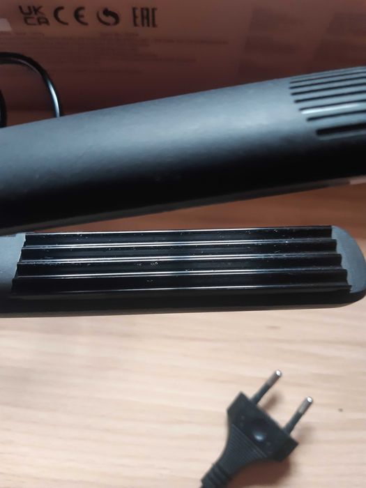 Преса за коса REMINGTON+още една Sapir подарък