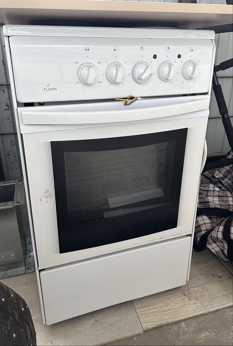 Продам электрическую плиту